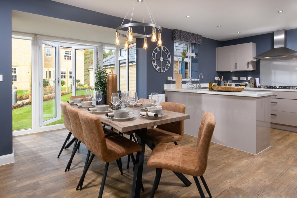 Property photo 1 of 7 Hollinwood Kitchen Woodland Heath
