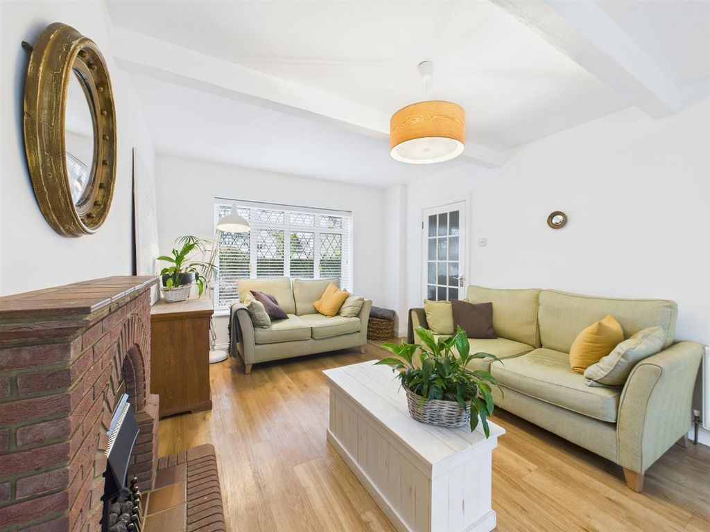 Property photo 2 of 26 Cam05080G0-Pr0232-Still047.Jpg