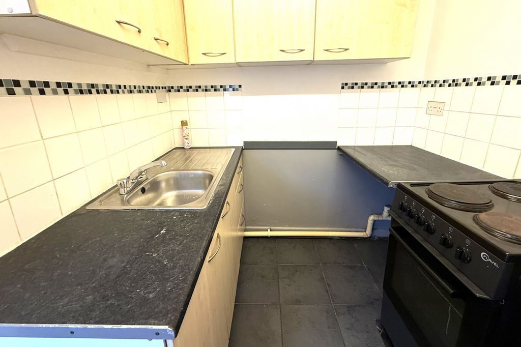 Property photo 3 of 6 Gallery