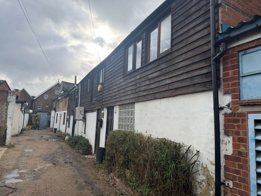 Property photo 1 of 25