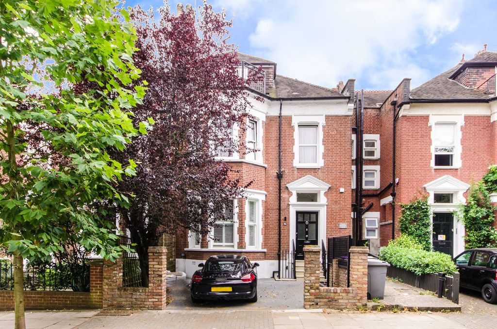 Property photo 3 of 28