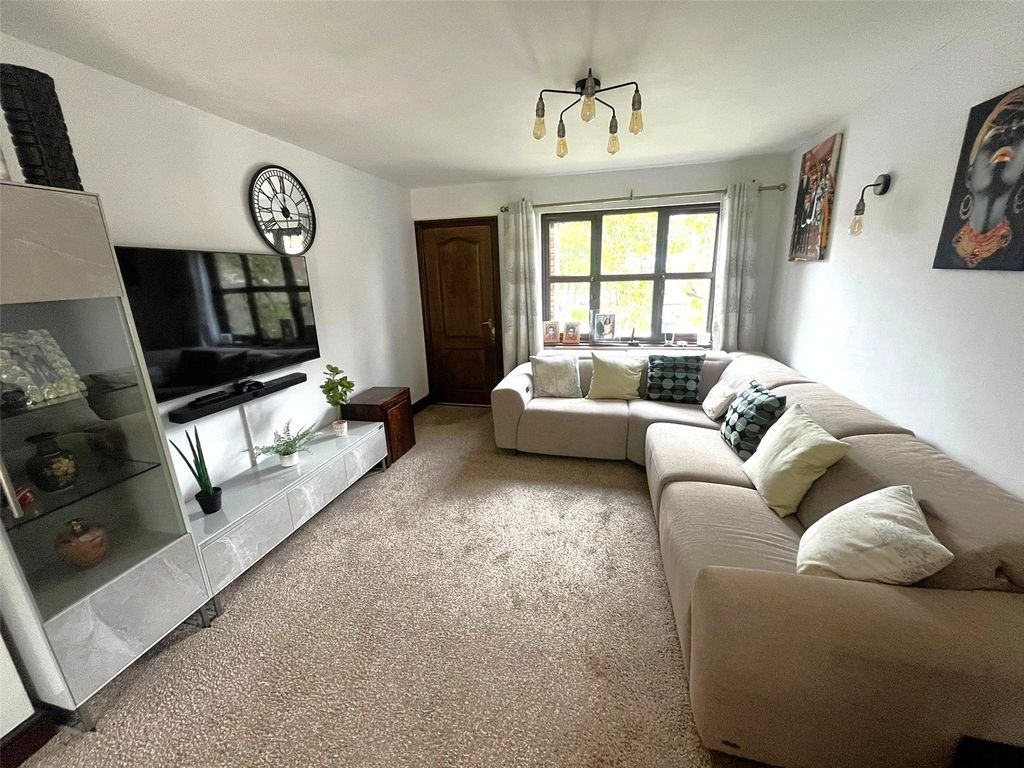 Property photo 2 of 15 Picture No. 06