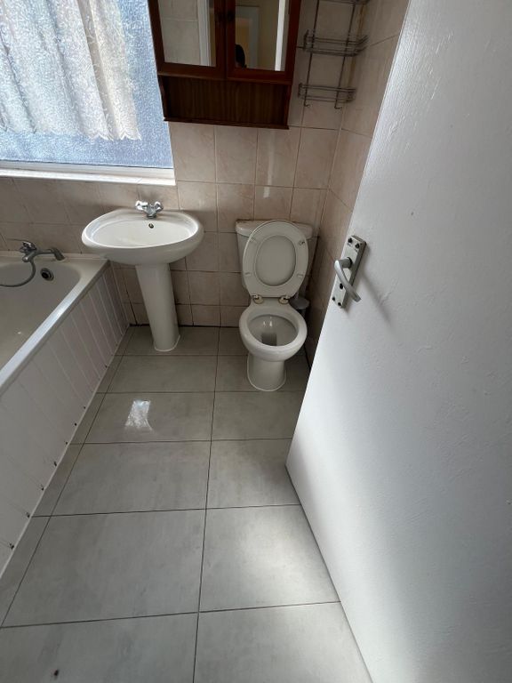 Property photo 3 of 6 Bathroom