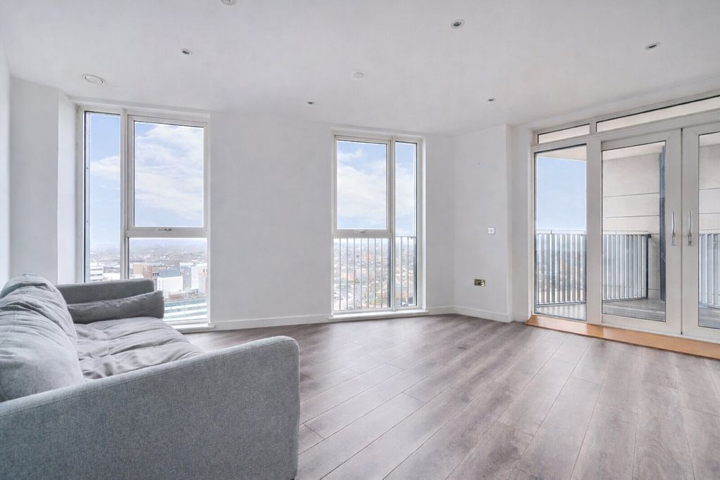 Property photo 1 of 11 Picture No. 24