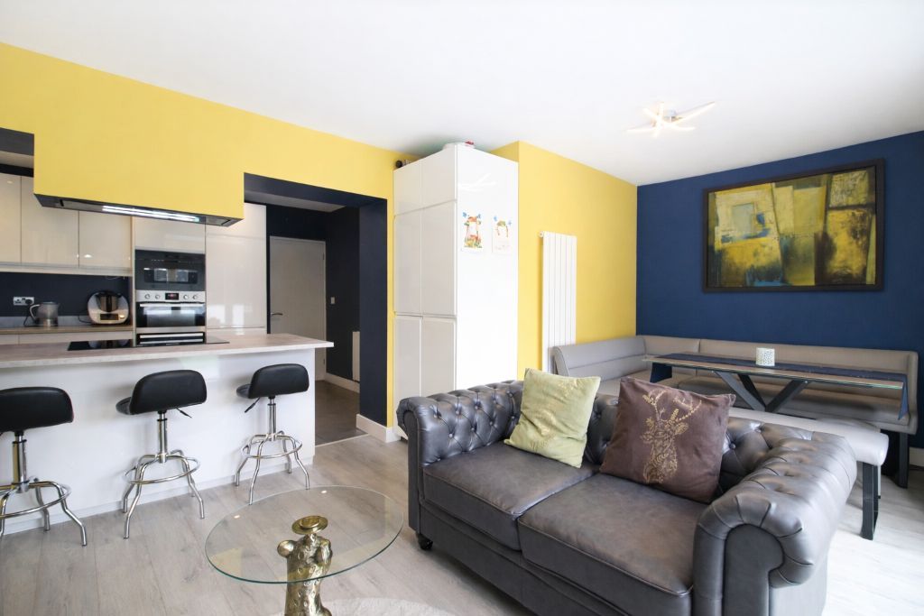 Property photo 2 of 27 Family Room