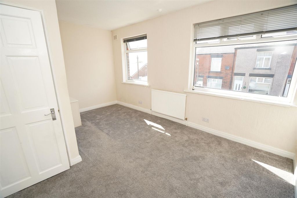 Property photo 3 of 12 Bdr 1.Jpg