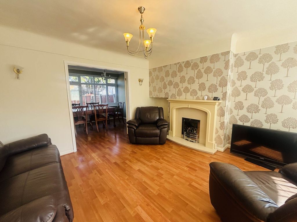 Property photo 2 of 23