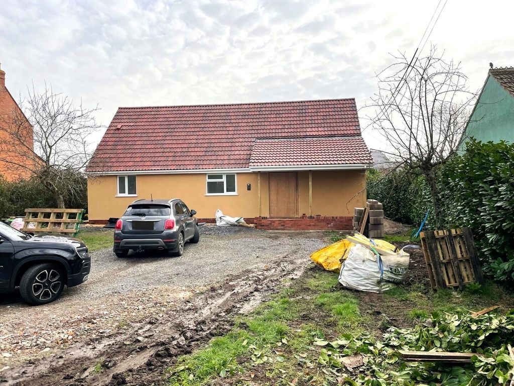 Property photo 1 of 8 Front (Exterior)