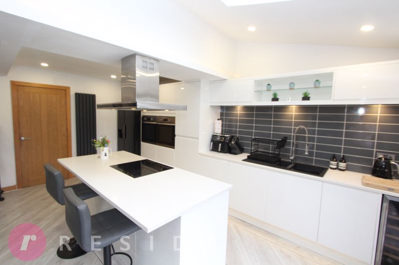 Property photo 3 of 18 Family Living Kitchen