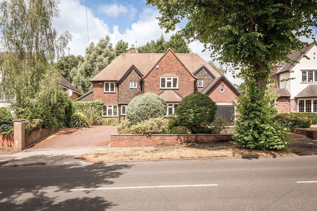Property photo 2 of 76