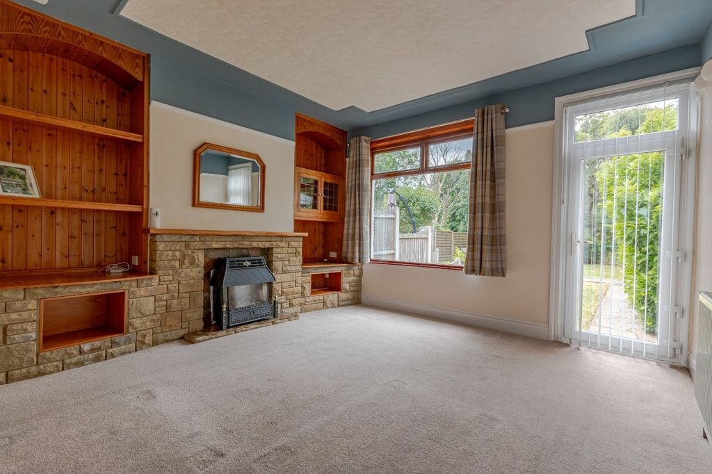 Property photo 2 of 16 Picture No. 13