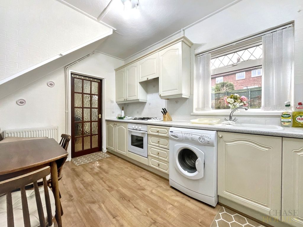 Property photo 3 of 23