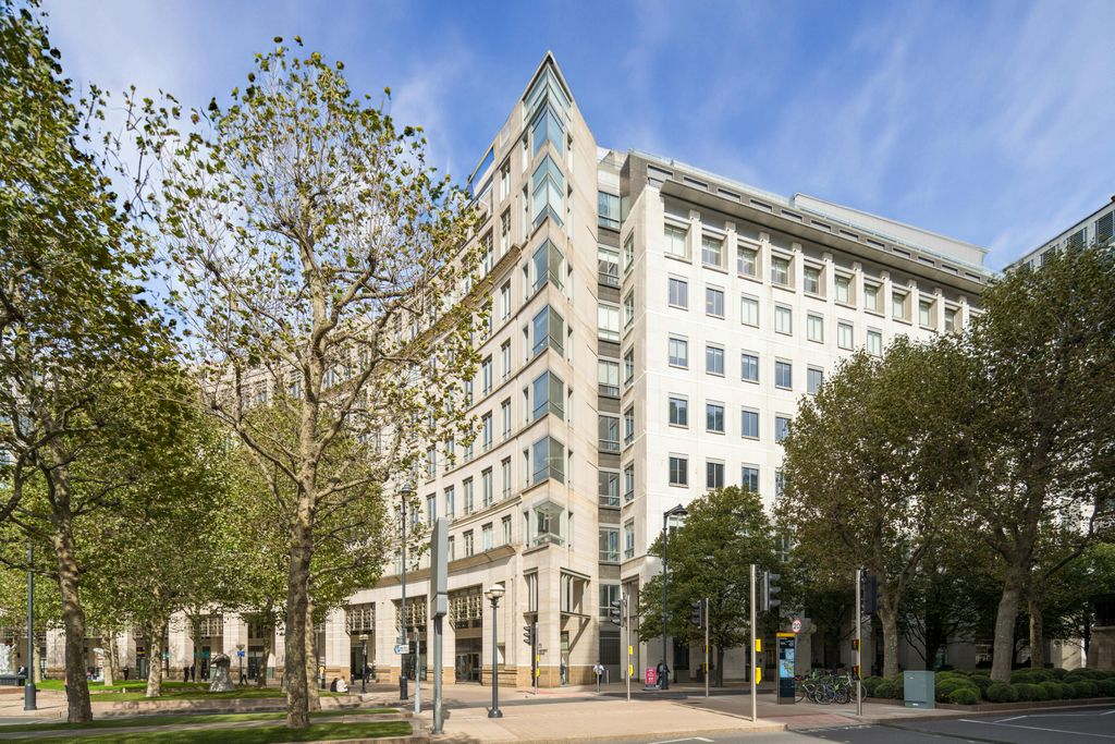 Property photo 1 of 9 11 Westferry Circus  External 1.Jpg