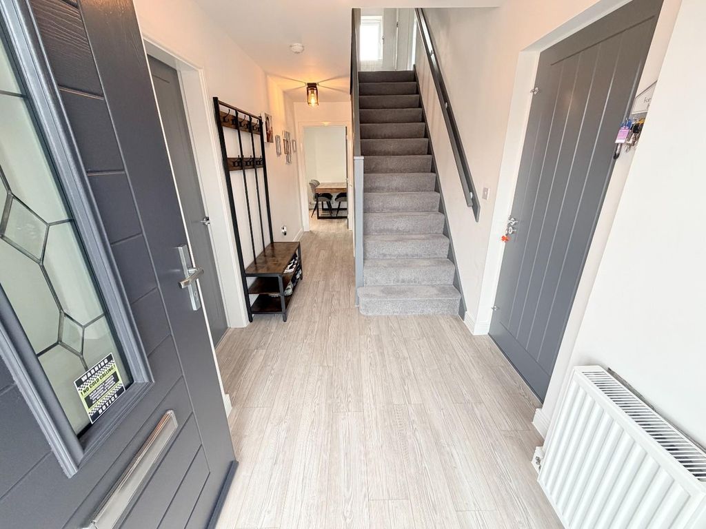 Property photo 3 of 37 Hall