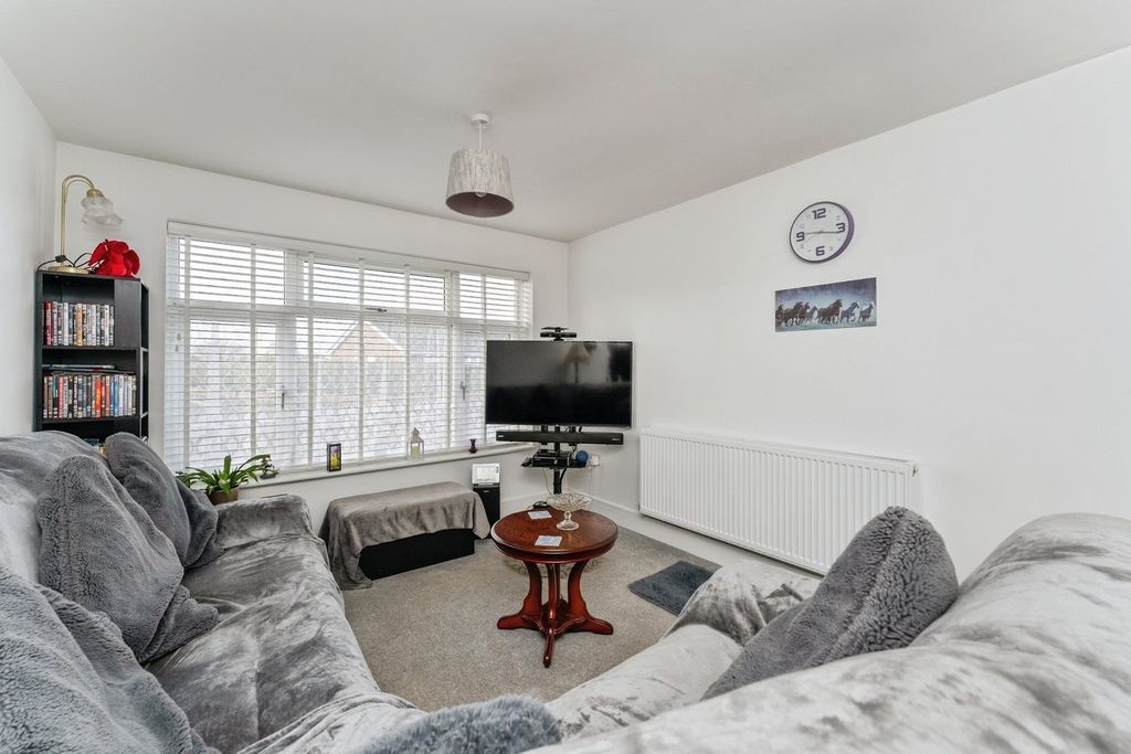 Property photo 3 of 18