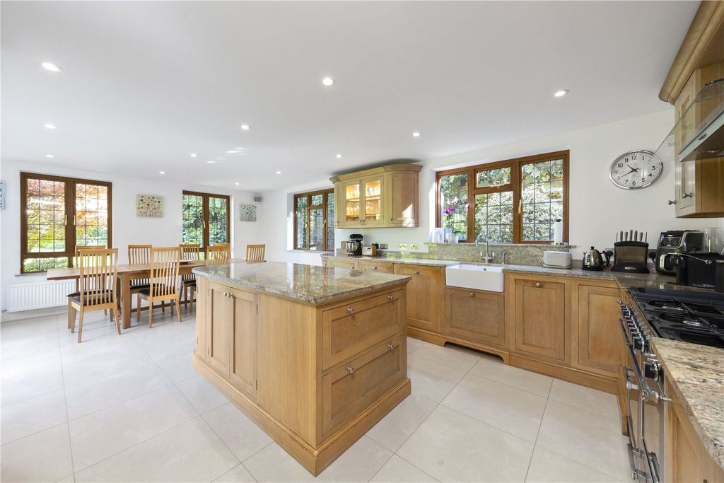 Property photo 2 of 23 Kitchen/Dining