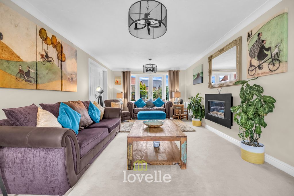 Property photo 2 of 35