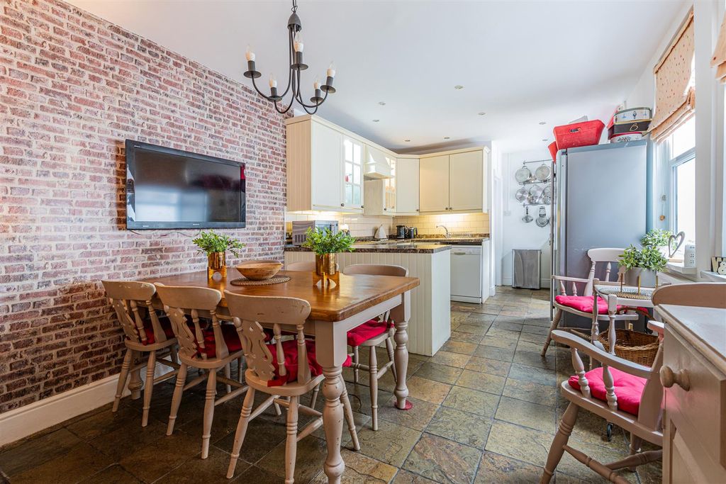 Property photo 2 of 31 Claude Road 89-8.Jpg