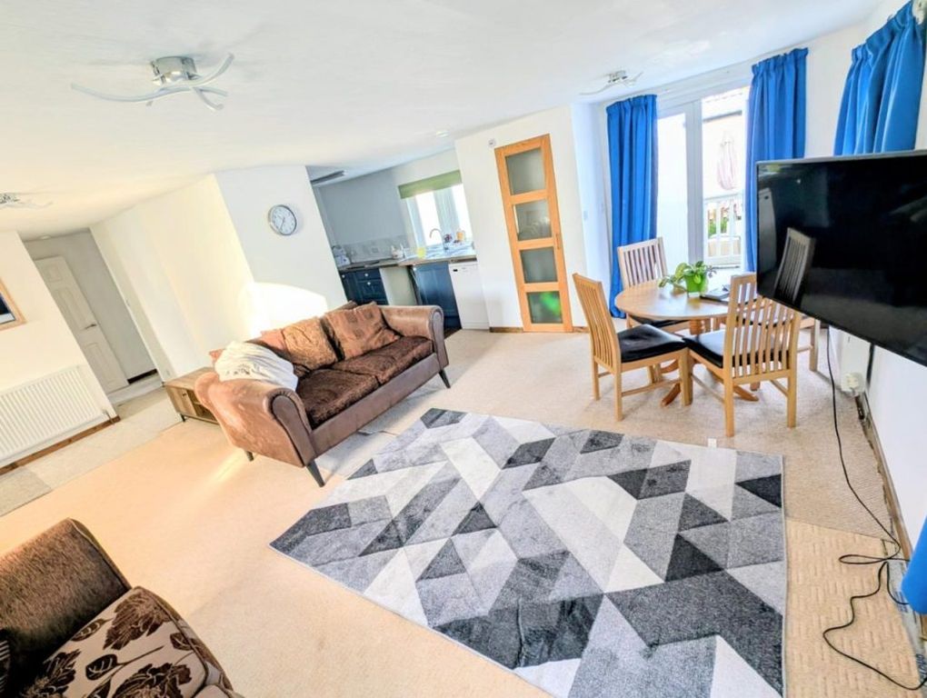 Property photo 2 of 14 Omar Oulton Lodge In Bromyard Dining