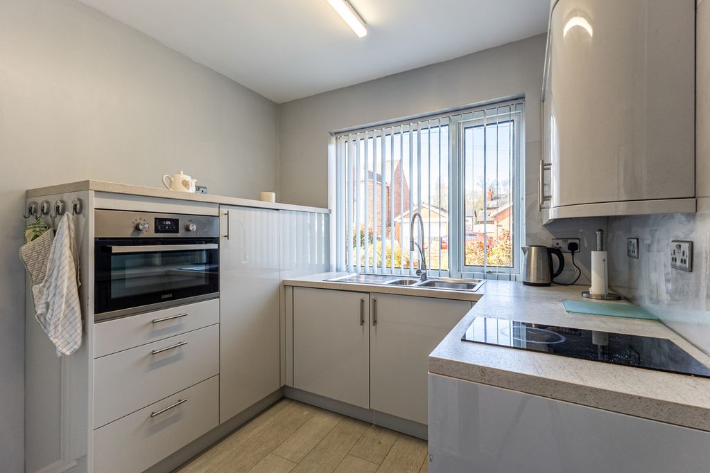 Property photo 2 of 15 Kitchen