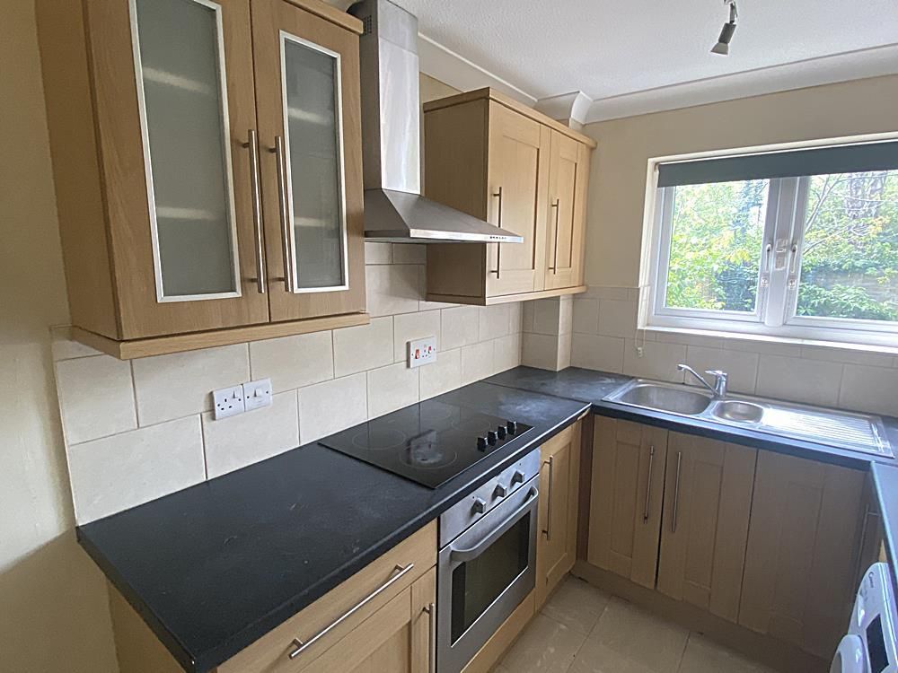 Property photo 3 of 10 Kitchen.Jpg