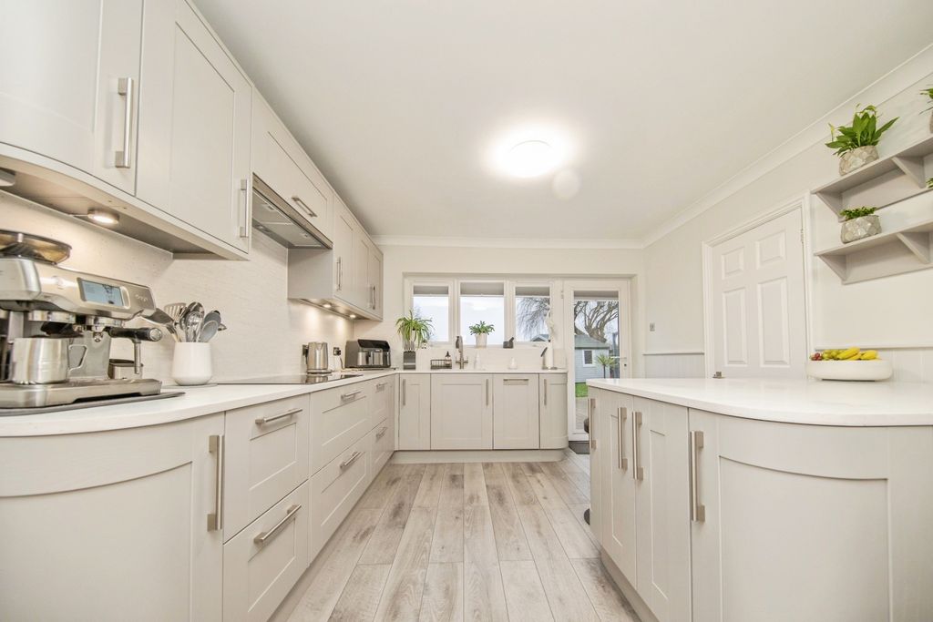 Property photo 2 of 31 Photo #2