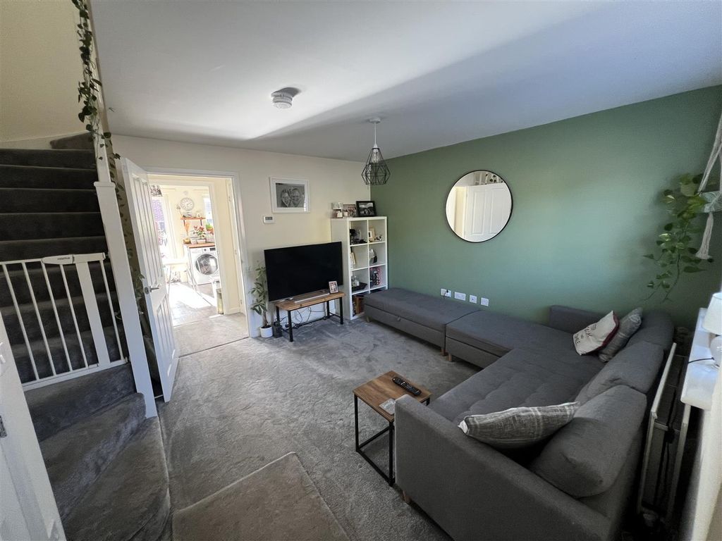 Property photo 3 of 20 Lounge.Jpeg