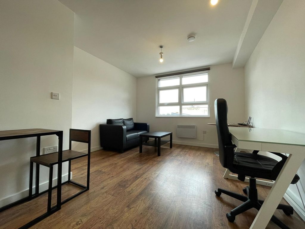 Property photo 2 of 6