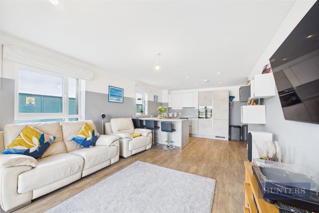 Property photo 3 of 14 Cam05152G0-Pr0085-Still046.Jpg