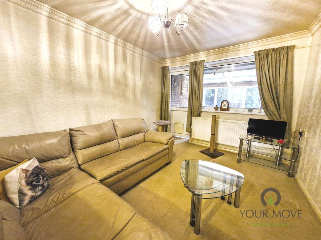 Property photo 2 of 14 Lounge