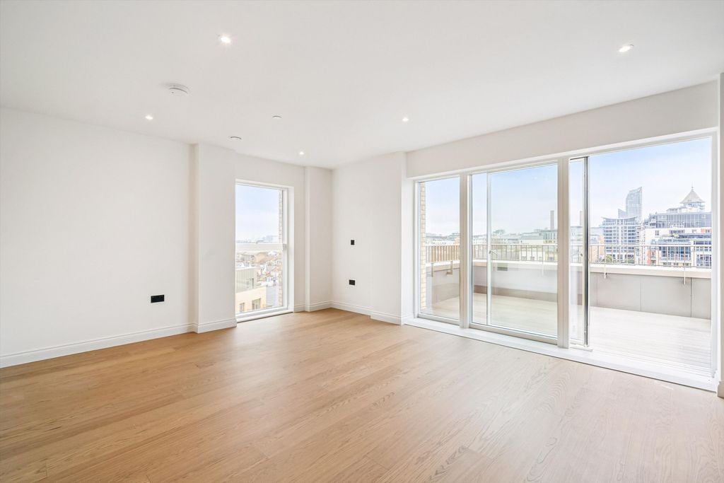 Property photo 3 of 24 Image