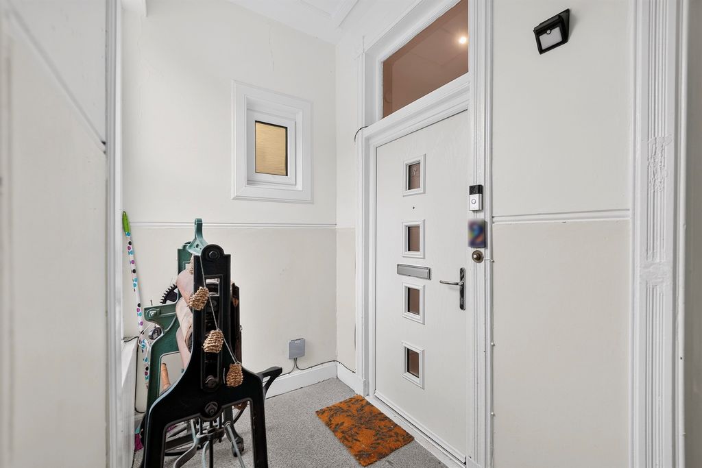 Property photo 2 of 23