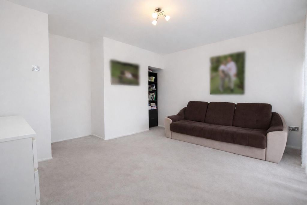 Property photo 2 of 10 4Fe25915-2E7A-4A28-8E45-E0d2E453d933.Png