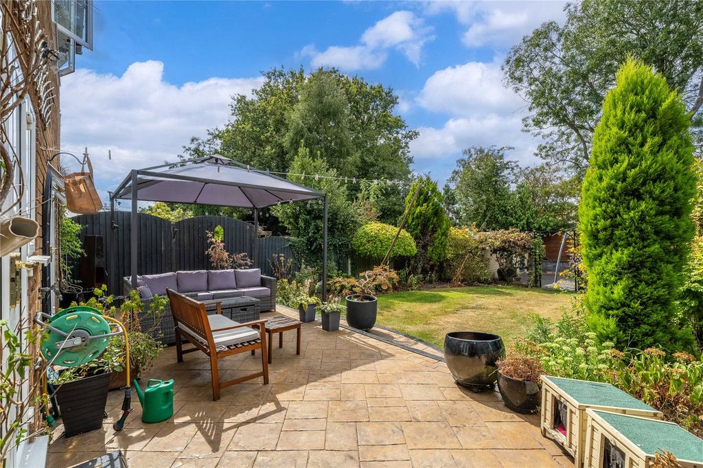 Property photo 2 of 33 Picture No. 21