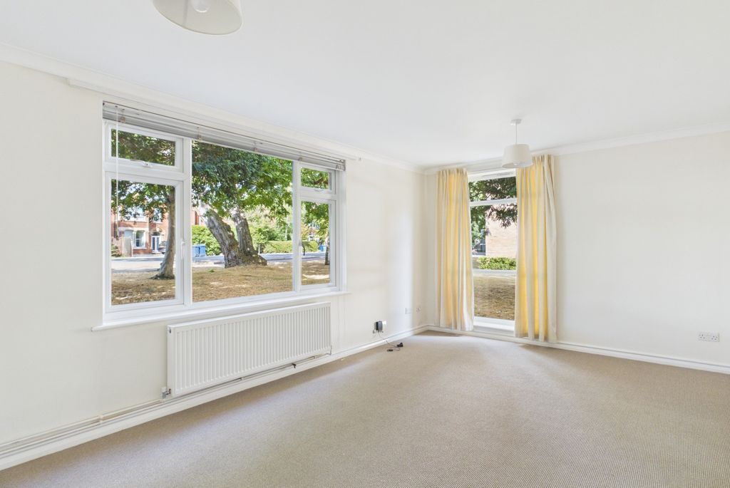 Property photo 2 of 9 Cam03259G0-Pr0328-Still005