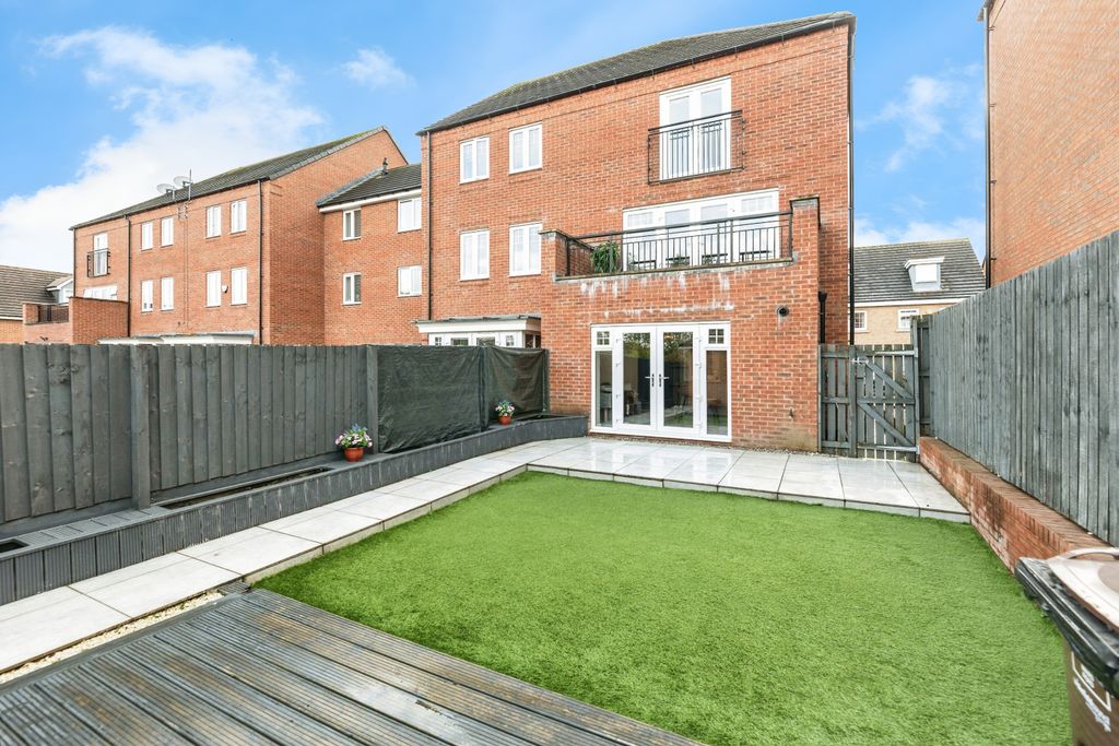 Property photo 3 of 19