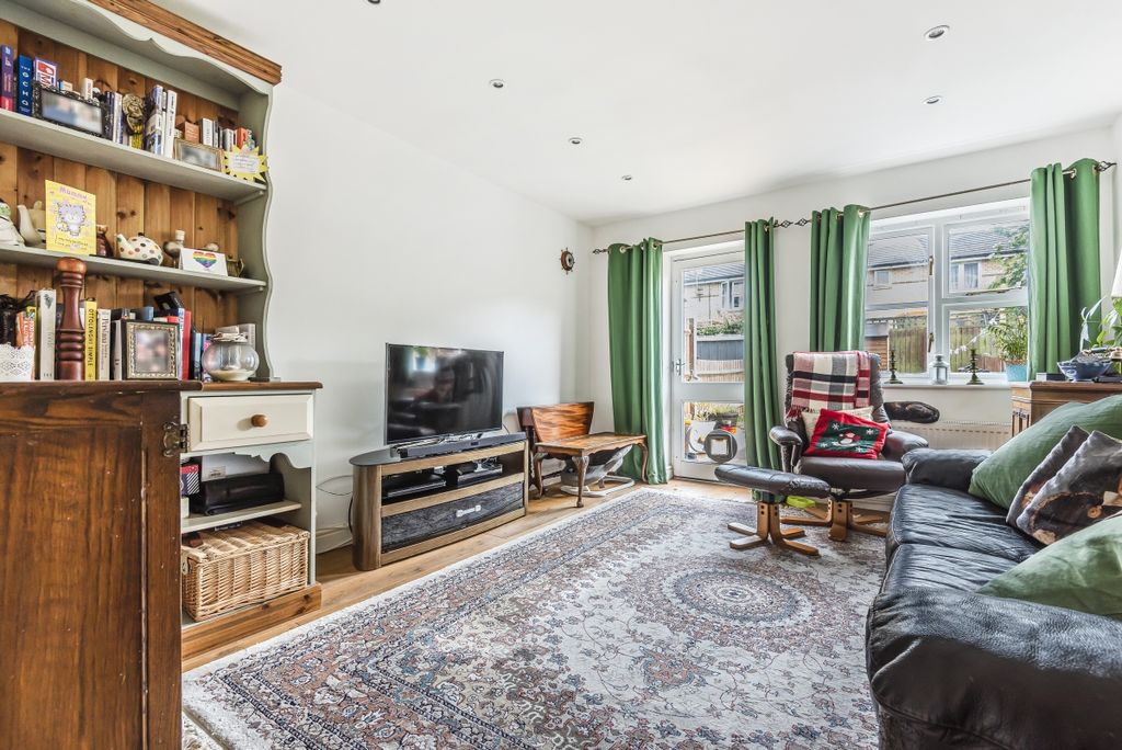 Property photo 2 of 16 727951 (3)