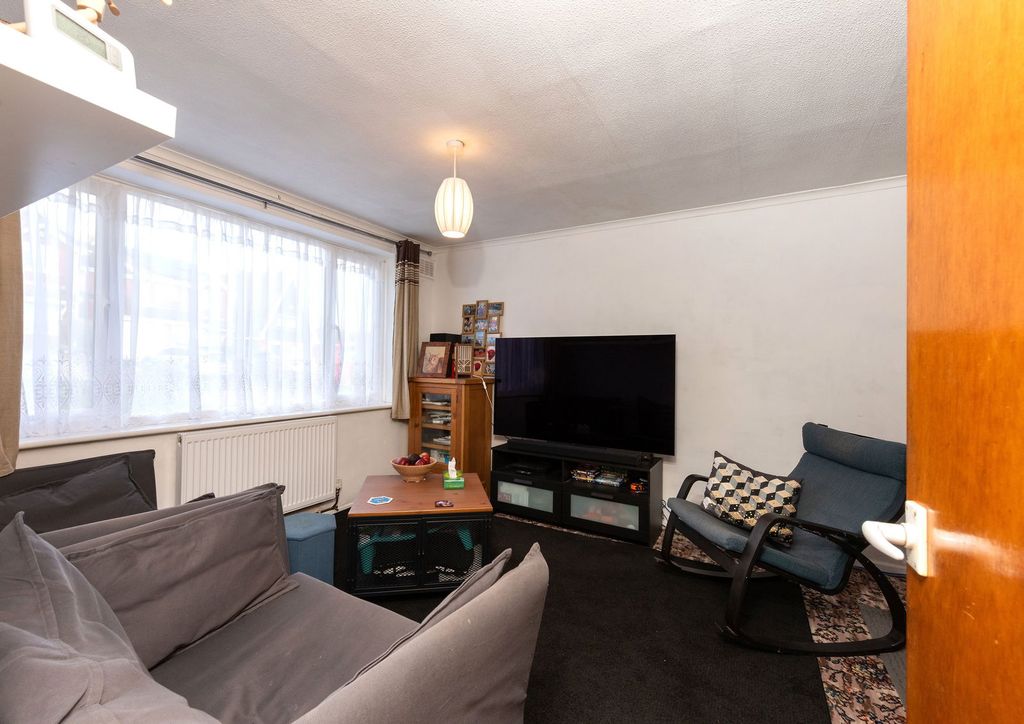 Property photo 2 of 18