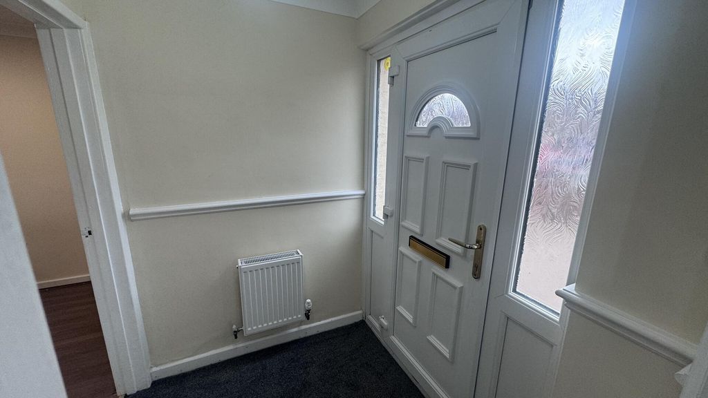 Property photo 2 of 12 Hallway