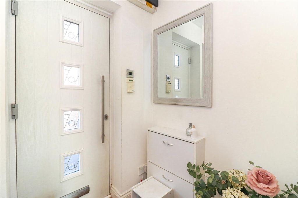 Property photo 3 of 13 Sears And Co - Quendell Walk (6).Jpg