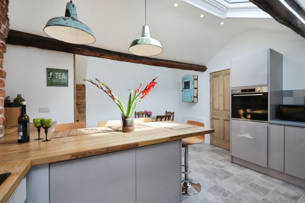 Property photo 1 of 13 Photo