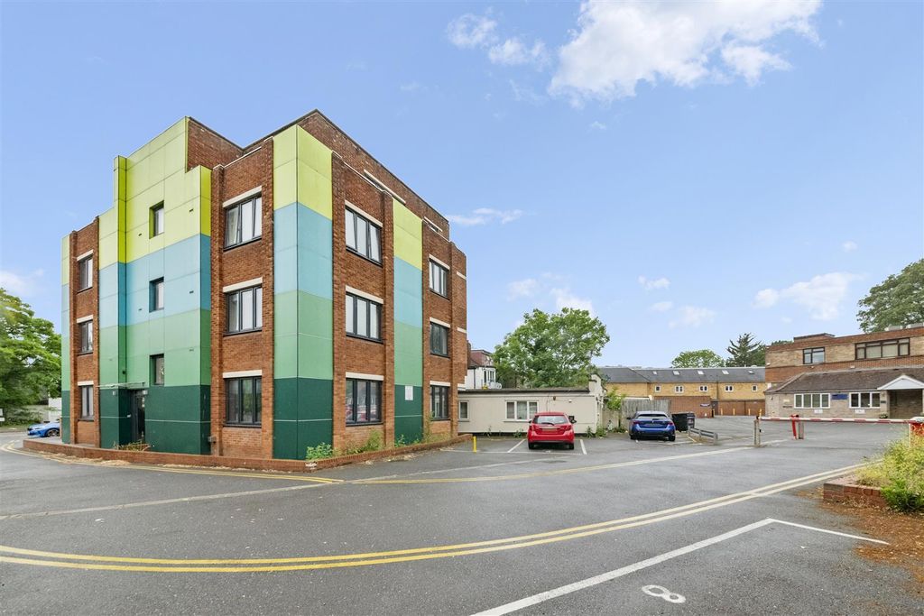 Property photo 2 of 11