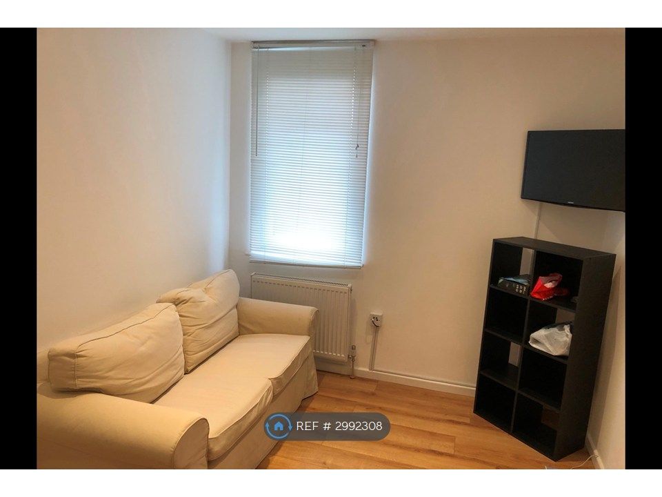 Property photo 2 of 9 Large Sofa
