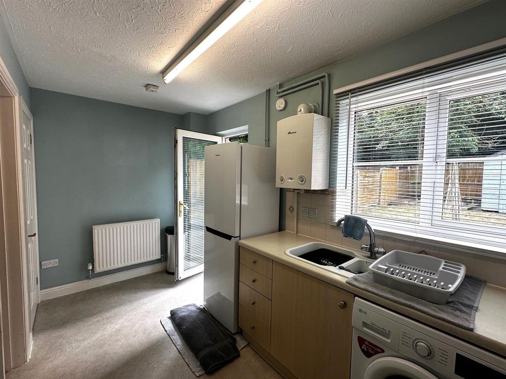 Property photo 3 of 11 Kitchen Cont.Jpg