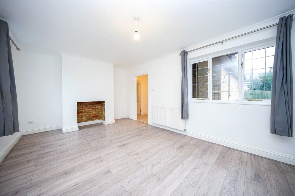 Property photo 3 of 11 Picture No. 02