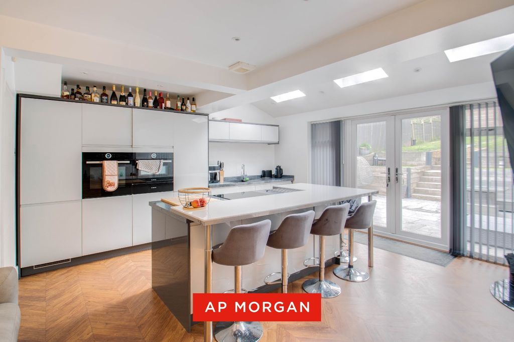 Property photo 2 of 17 Picture No. 06