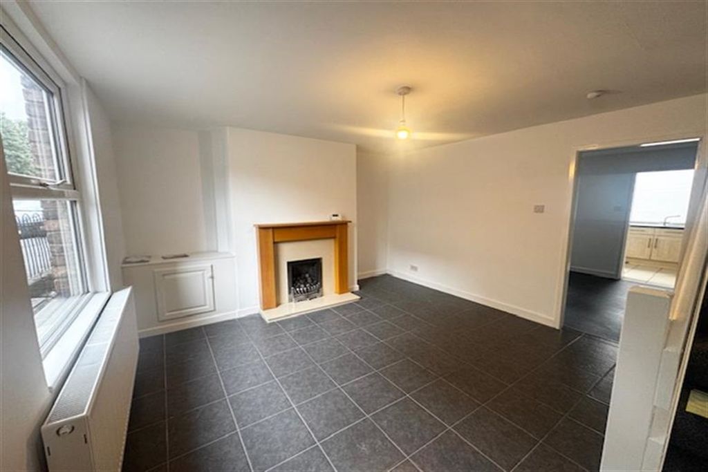 Property photo 2 of 8 (Main)