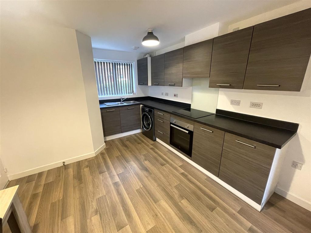 Property photo 2 of 12 Kitchen Diner