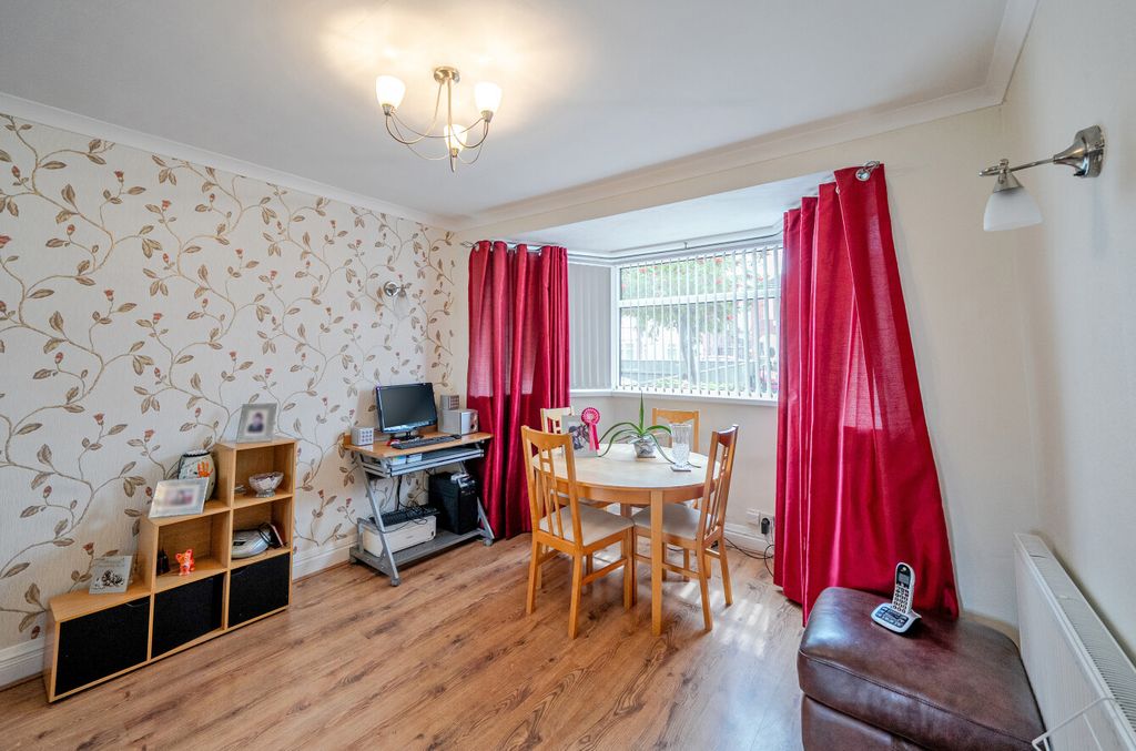 Property photo 3 of 21 1326760-10-687E2F...