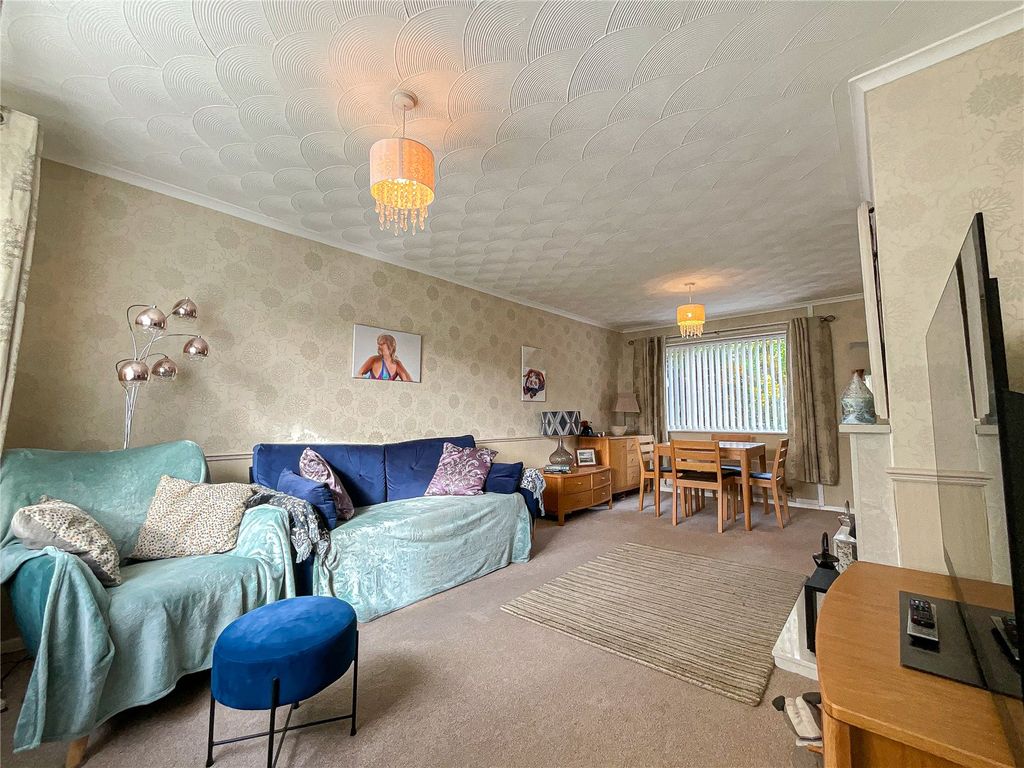 Property photo 2 of 21 Picture No. 12